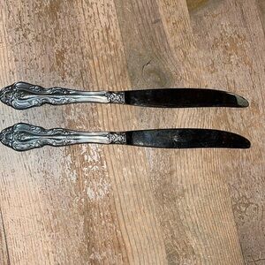 2 Reed & Barton Baroque Solid Modern Knife Stainless 9” Glossy Discontinued Two